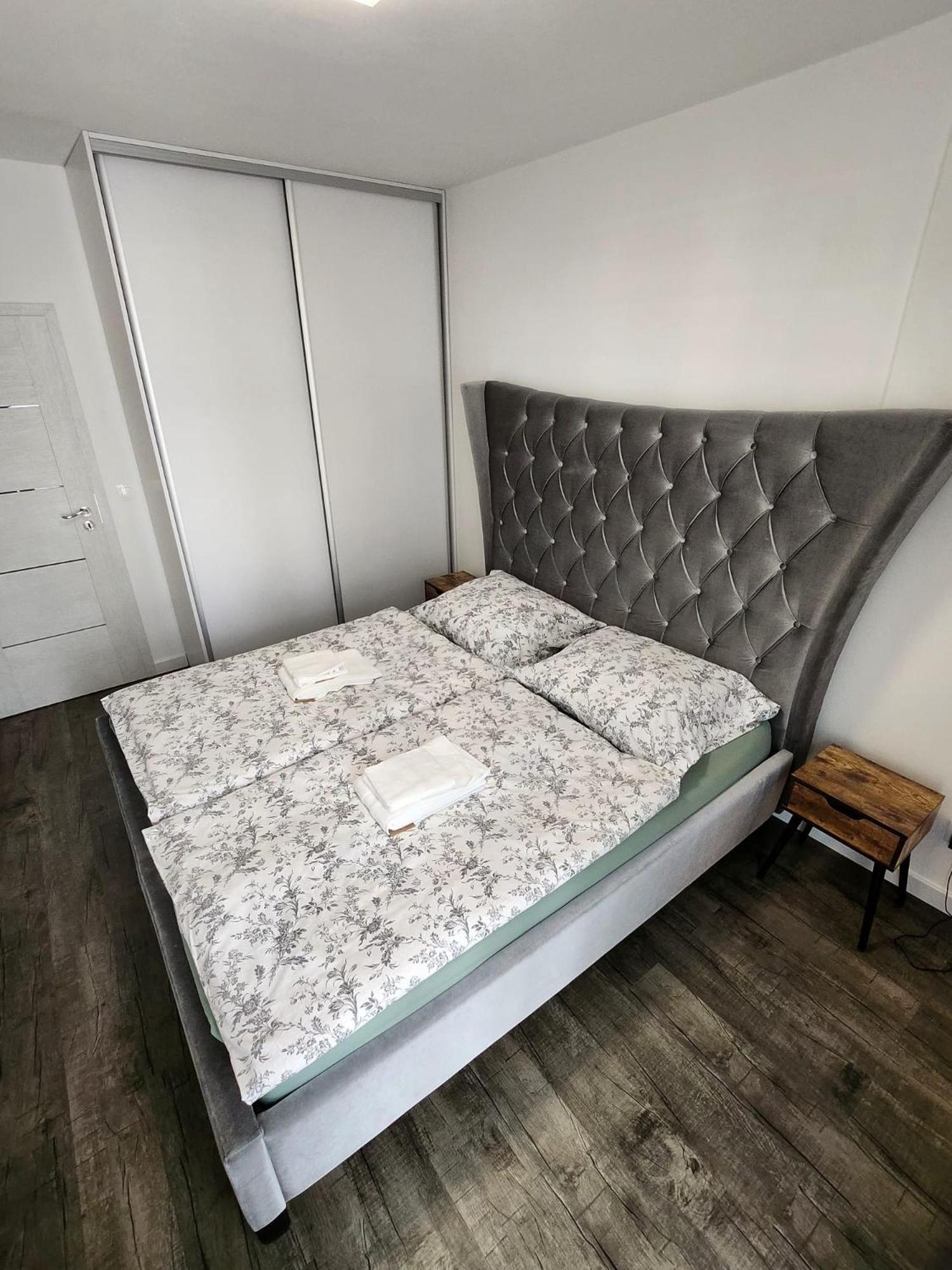 Apartman - Centrum Bratislava Luaran gambar